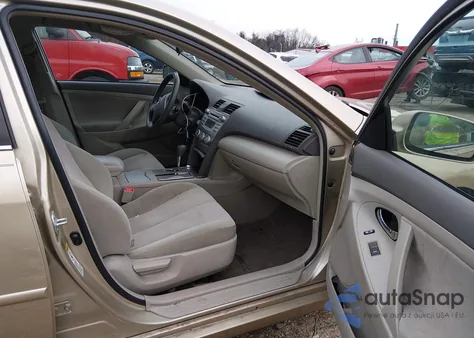 2011 Toyota Camry Le z USA, uszkodzony, nr VIN 4T1BF3EK2BU619127